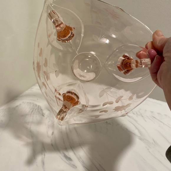 1930s Lancaster Glass three scrolled feet pink depression glass bowl - Picture 4 of 5